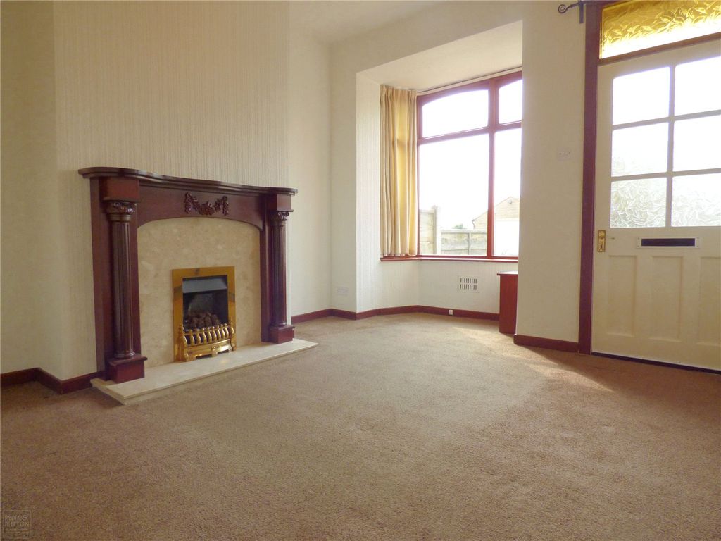 Property photo 2 of 10 Lounge