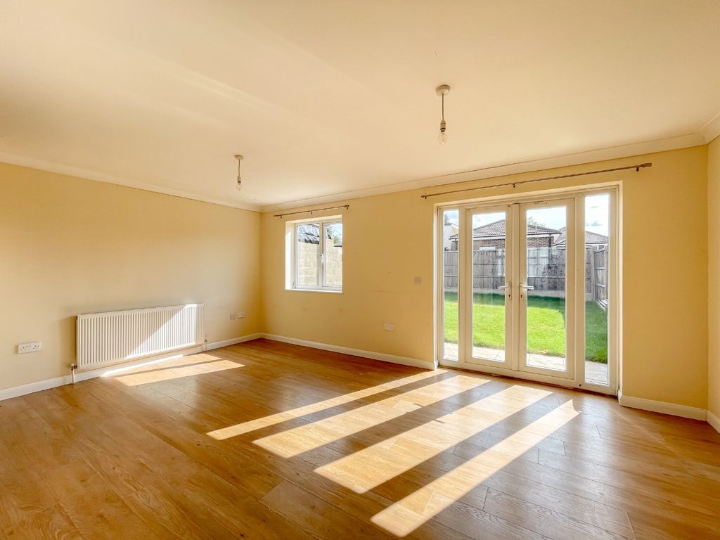 Property photo 2 of 19 4024864