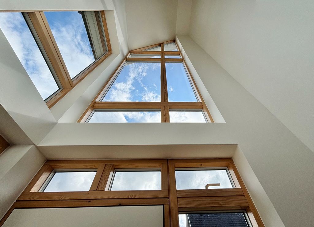 Property photo 2 of 35