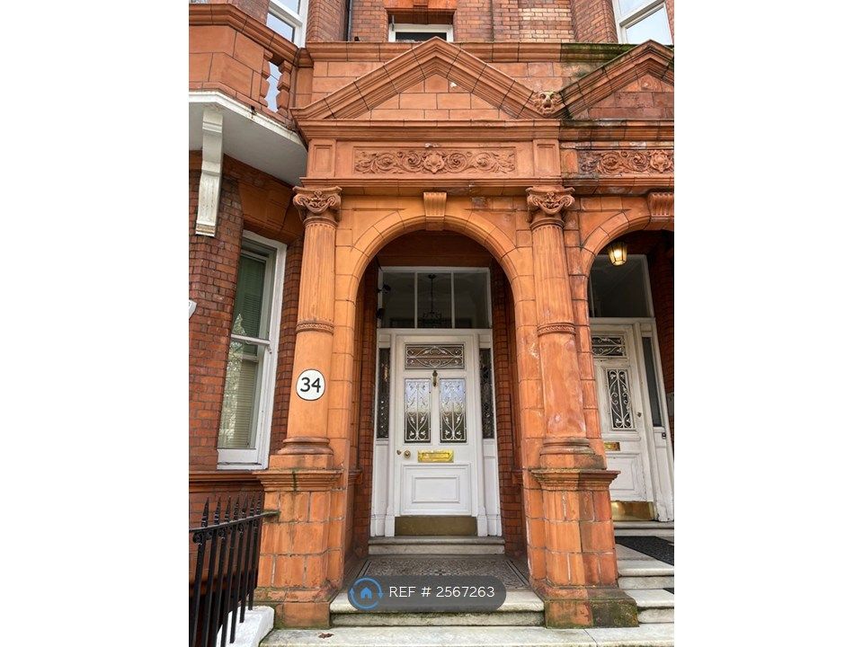 Property photo 3 of 17 Entrance