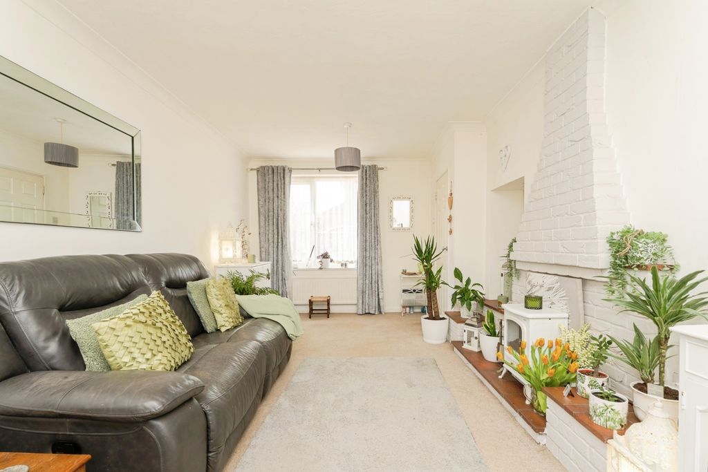 Property photo 3 of 17 Photo