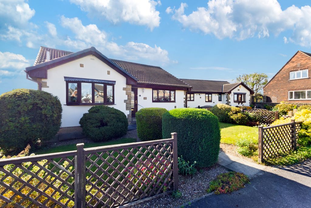 Property photo 1 of 17 3Â Bedroom Bungalow For Sale