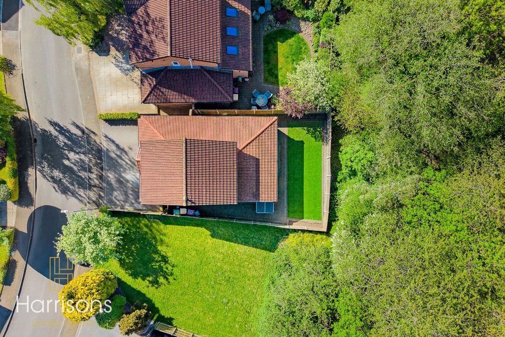 Property photo 2 of 37 5103714