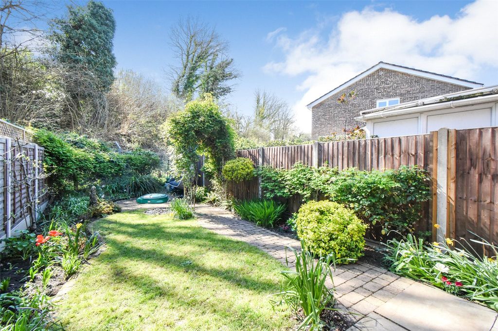 Property photo 2 of 12 Picture No. 11