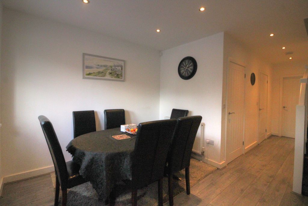 Property photo 2 of 19 2