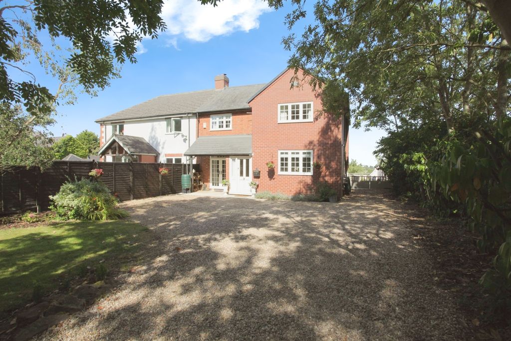 Property photo 1 of 27