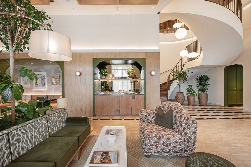 Property photo 2 of 35