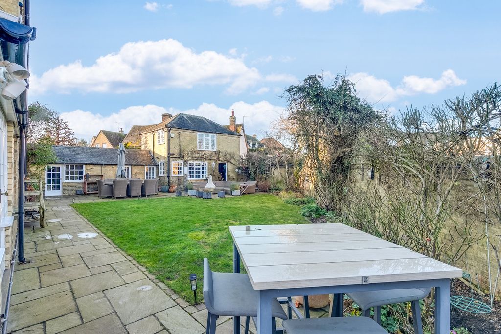 Property photo 3 of 28 4821397