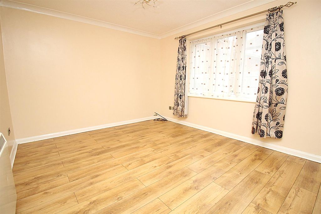 Property photo 2 of 6 Img_2864.Jpg