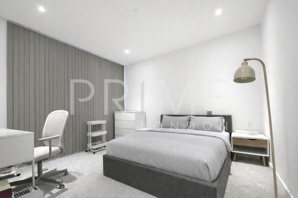 Property photo 2 of 17 Bedroom.Jpg