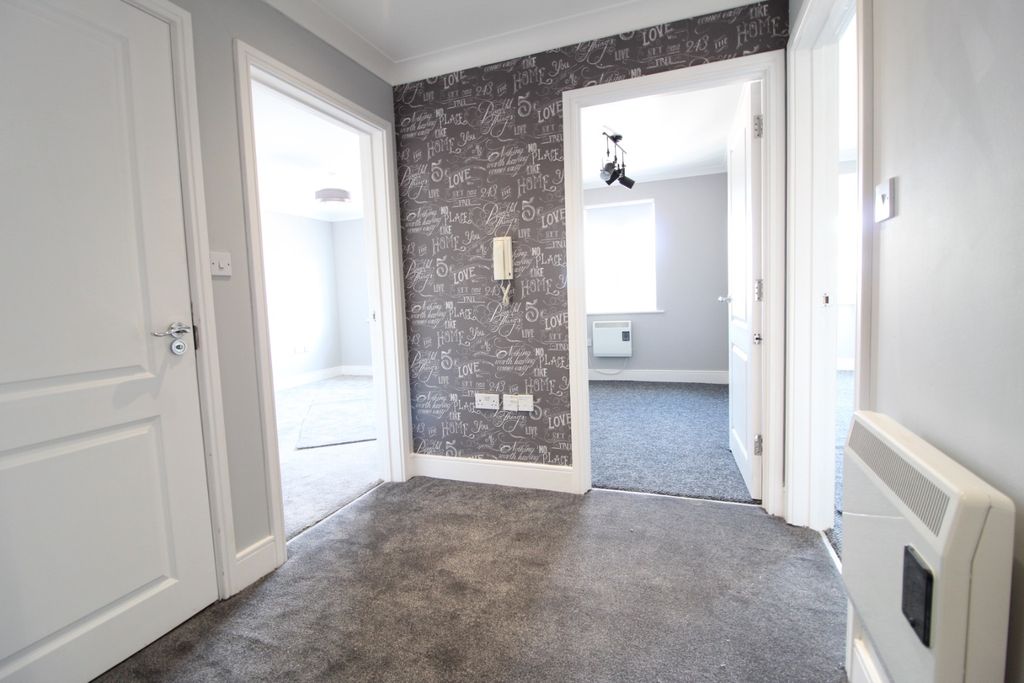 Property photo 2 of 9 1649063