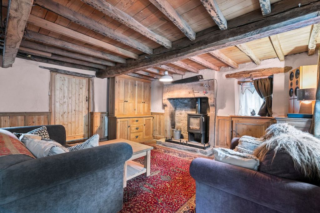 Property photo 1 of 21