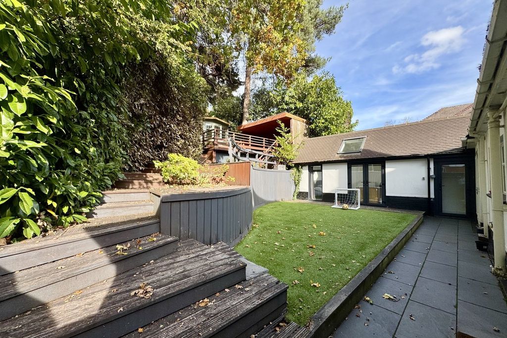 Property photo 3 of 27