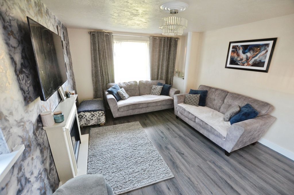 Property photo 3 of 16 84E34E81-Img_4095