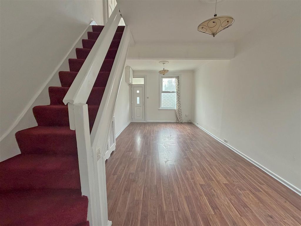 Property photo 3 of 11 Living Room