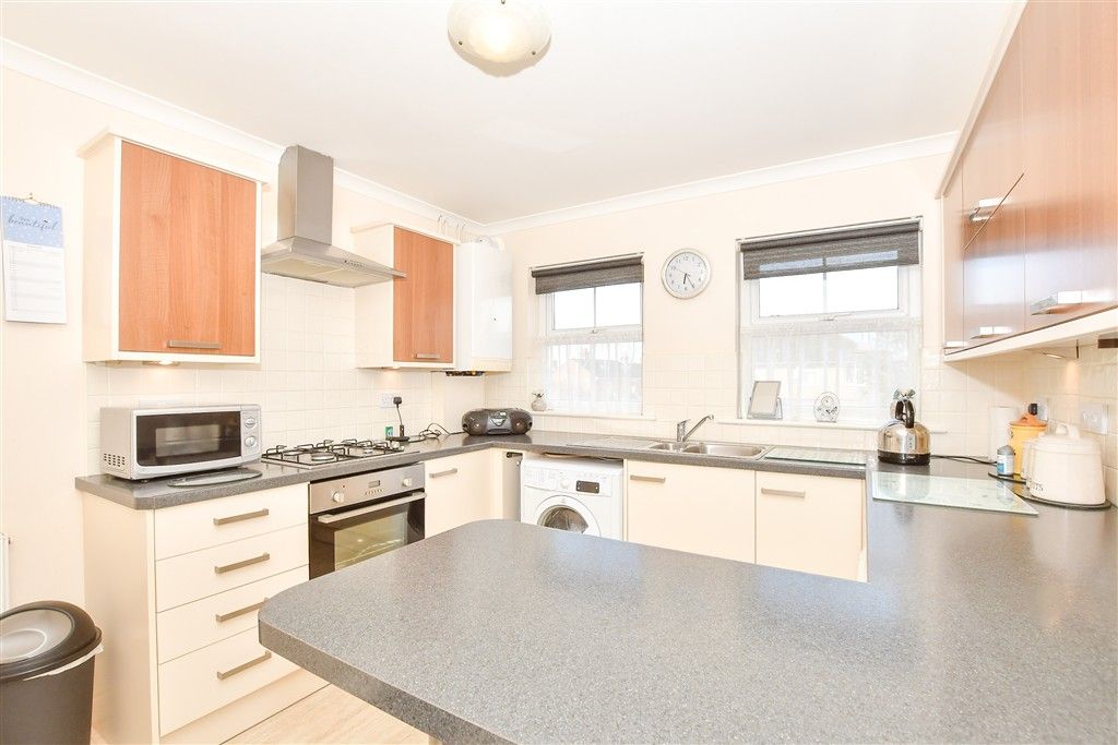 Property photo 2 of 11 Kitchen