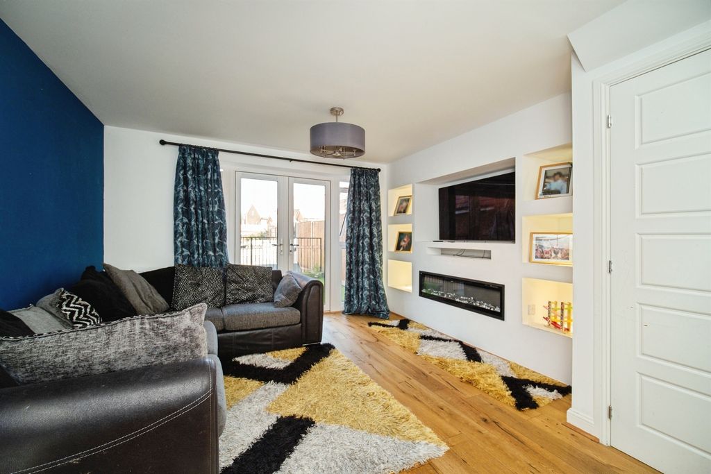 Property photo 2 of 16