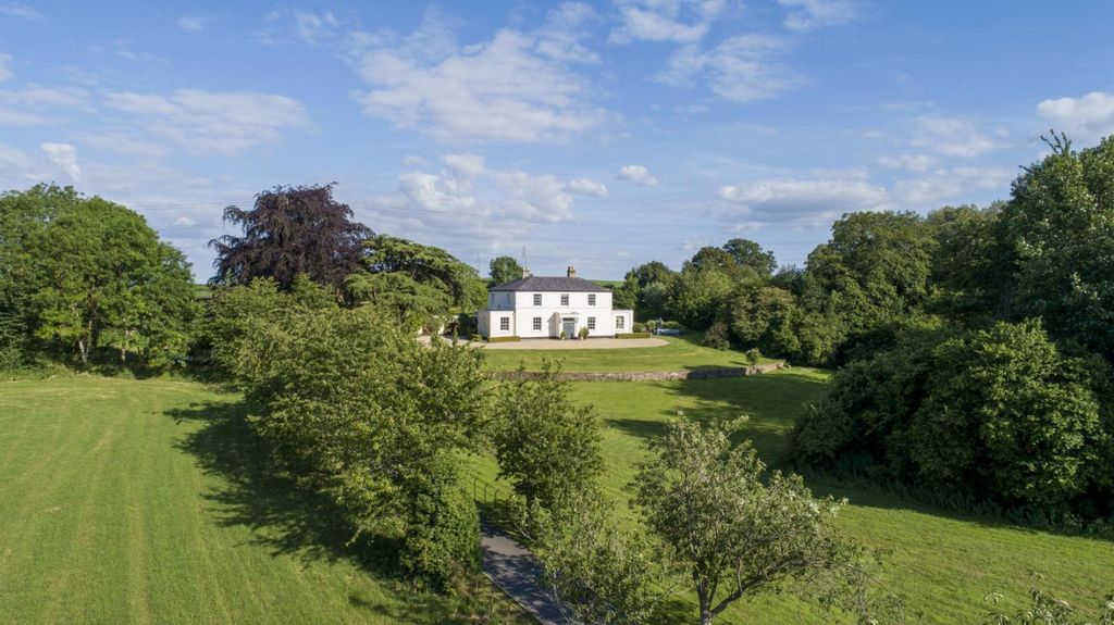 Property photo 1 of 32 Marsh House