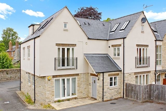 Property photo 1 of 9 External