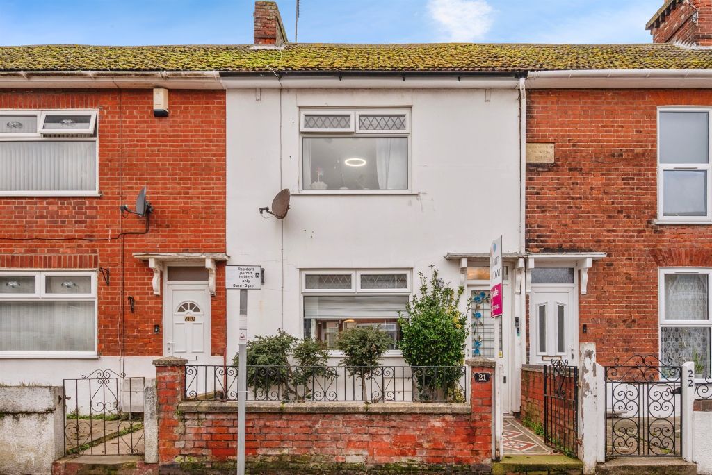 Property photo 1 of 17