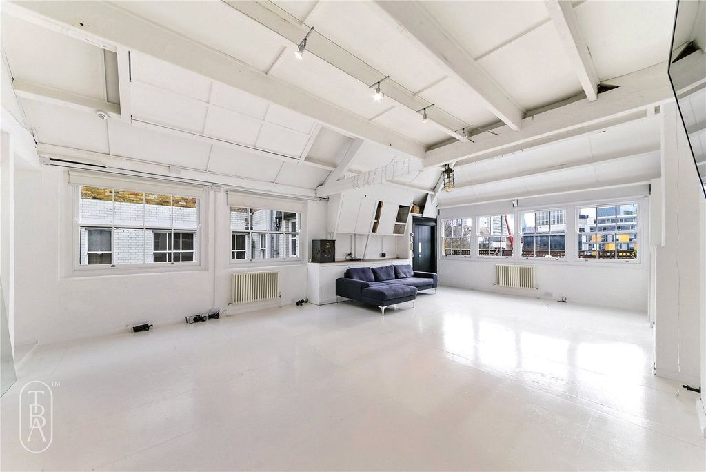 Property photo 2 of 11 Picture No. 12