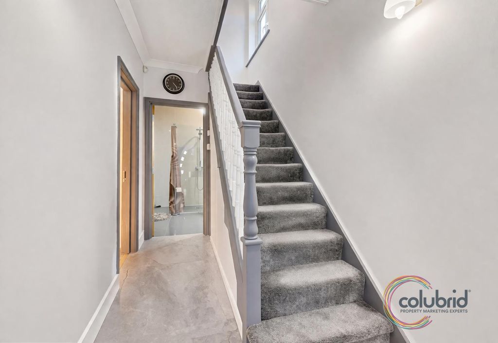 Additional image 10 of 5 bed semi-detached house for saleBlackshots Lane, Grays RM16