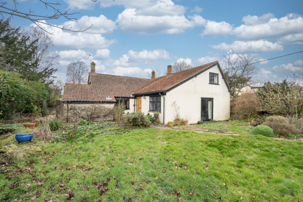 Property photo 2 of 22