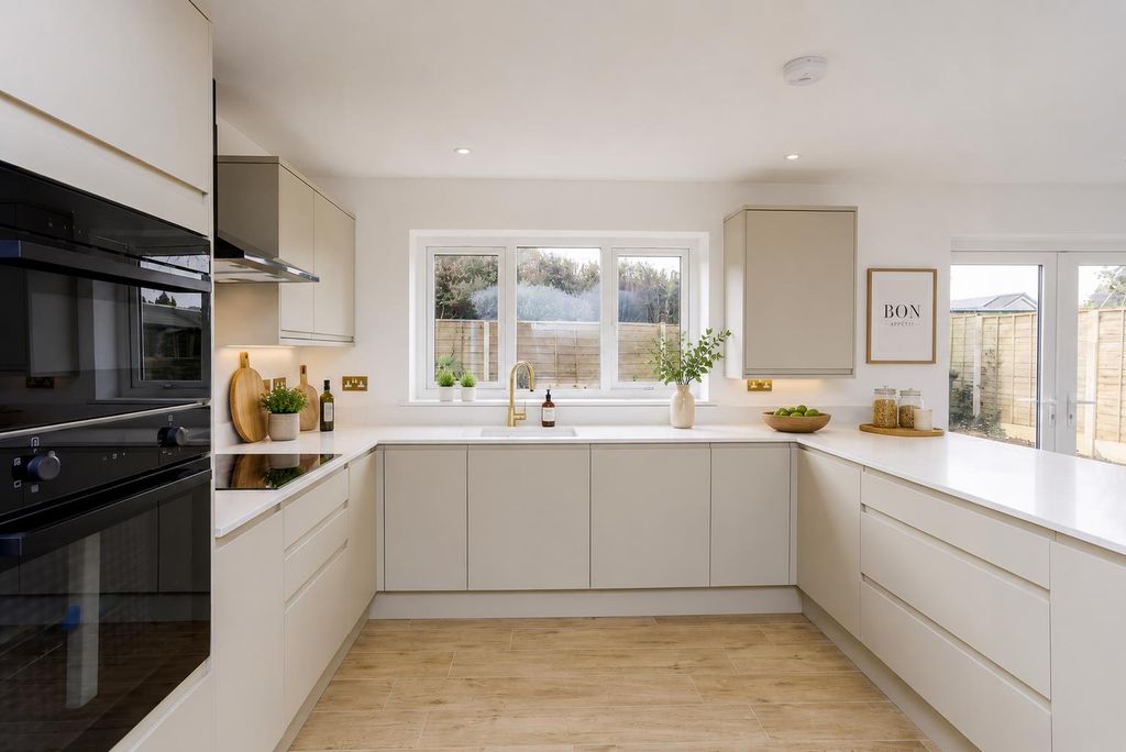 Property photo 3 of 43 Kitchen 1.Png