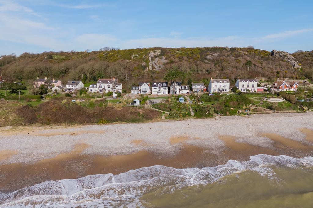 Property photo 1 of 29 A Page _ 1 1 1 Seascape, Horton - Web (19 Of 35)