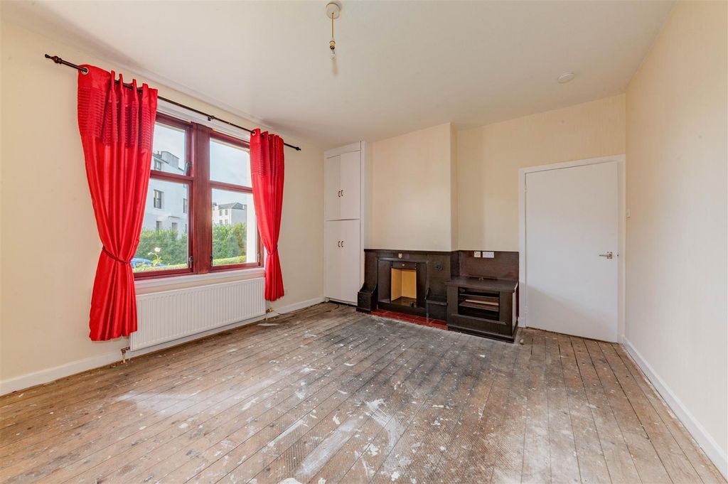 Property photo 3 of 12 17B Hepburn Street Dundee-8.Jpg