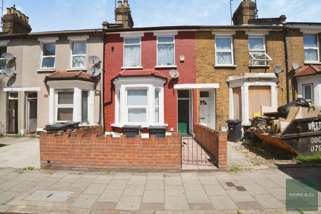 Property photo 1 of 12