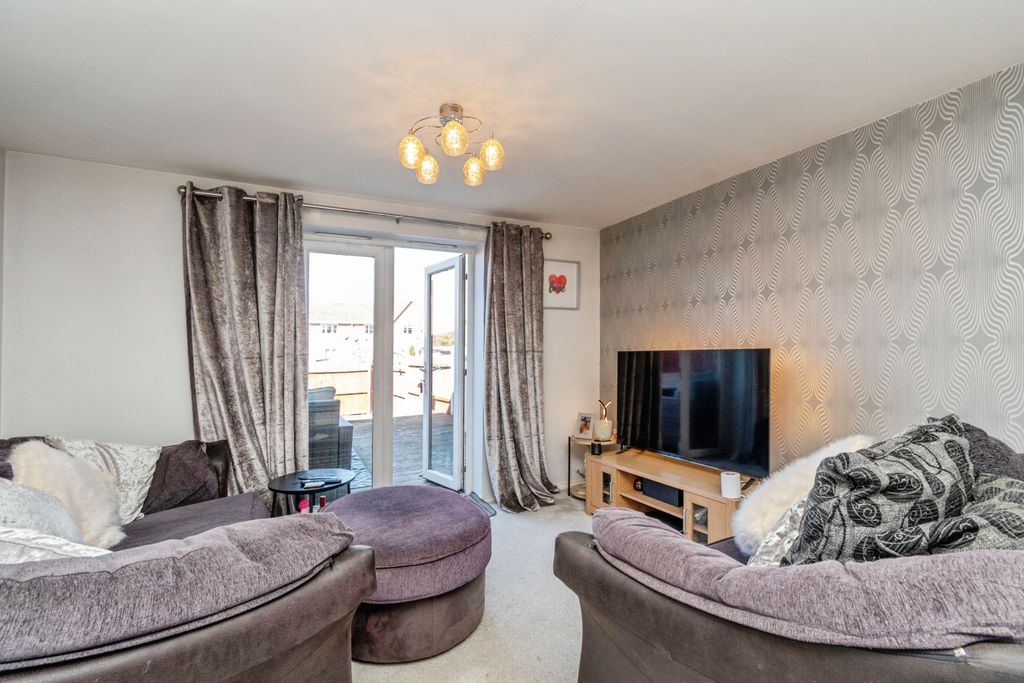 Property photo 3 of 15