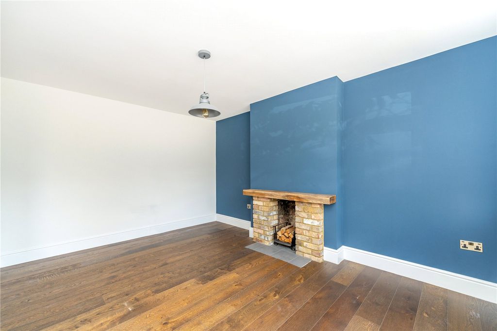 Property photo 2 of 11 Picture No. 25