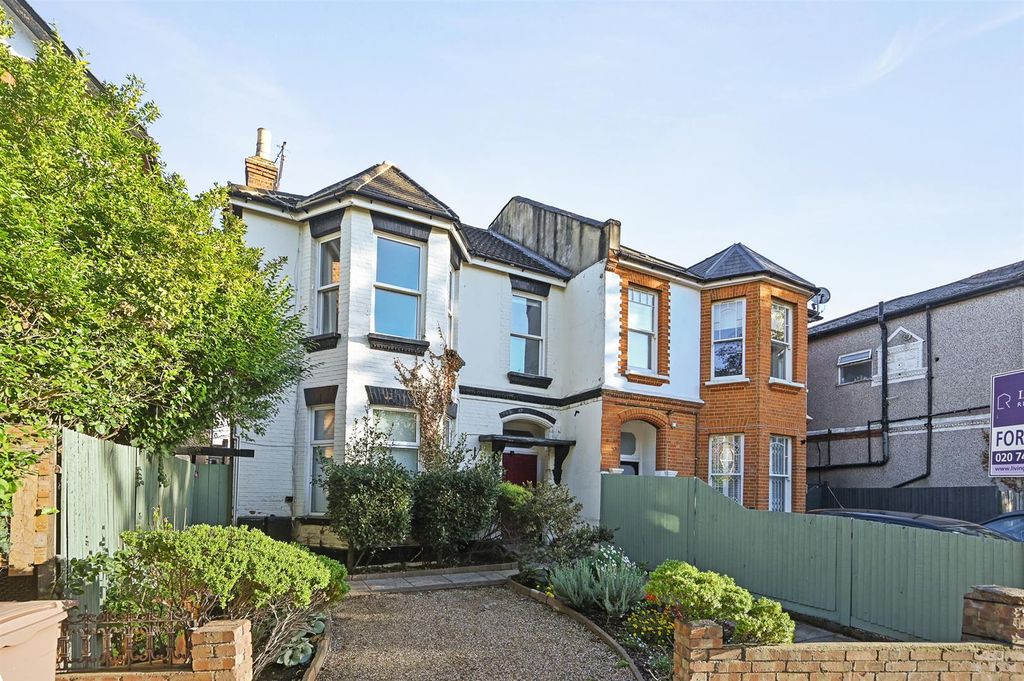 Property photo 1 of 9 Rclr- Fff 29 Minster Road- Exterior 1 (1).Jpg