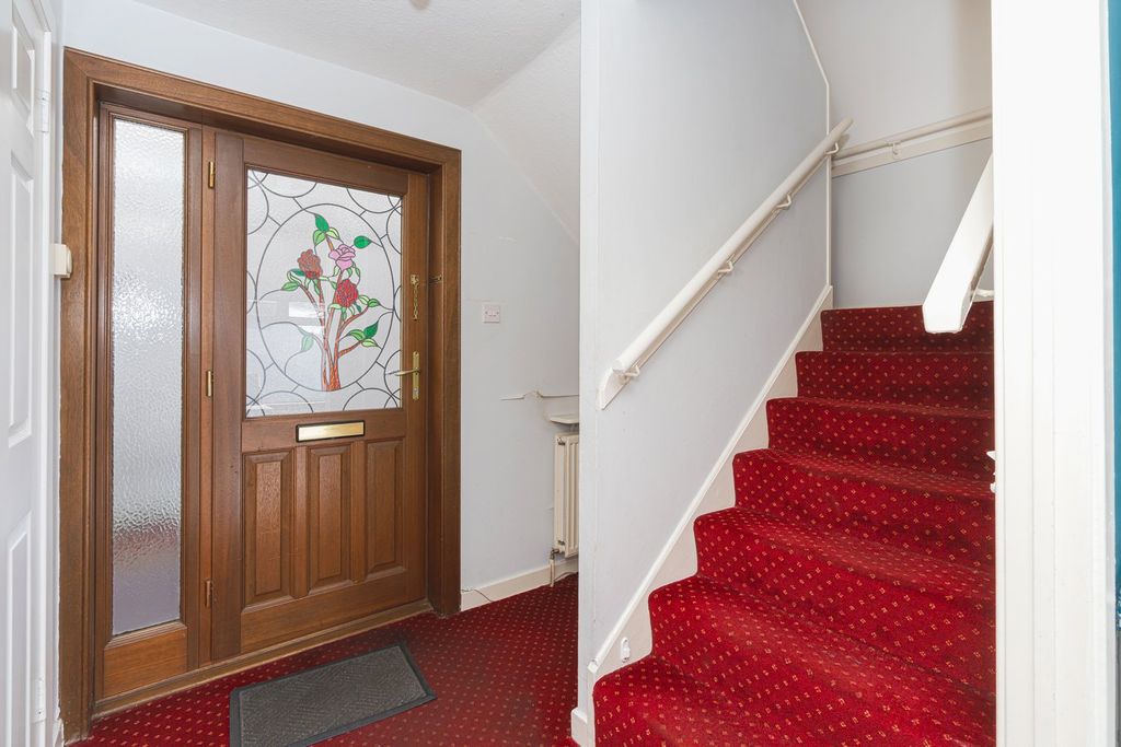 Property photo 2 of 23