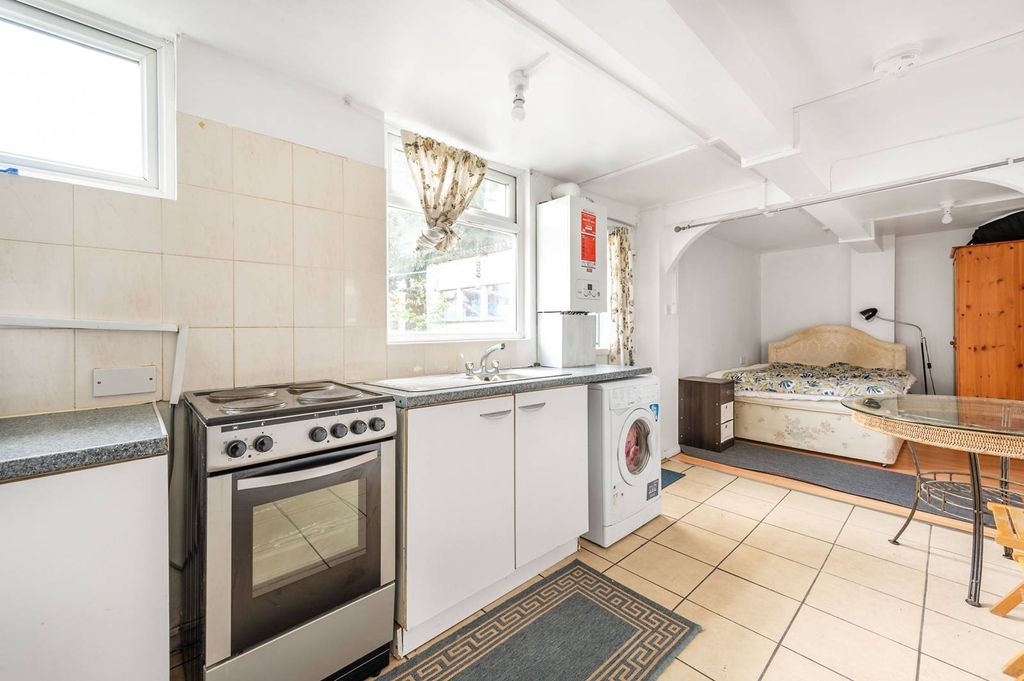 Property photo 2 of 5