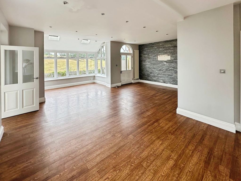 Property photo 3 of 10 Image 3