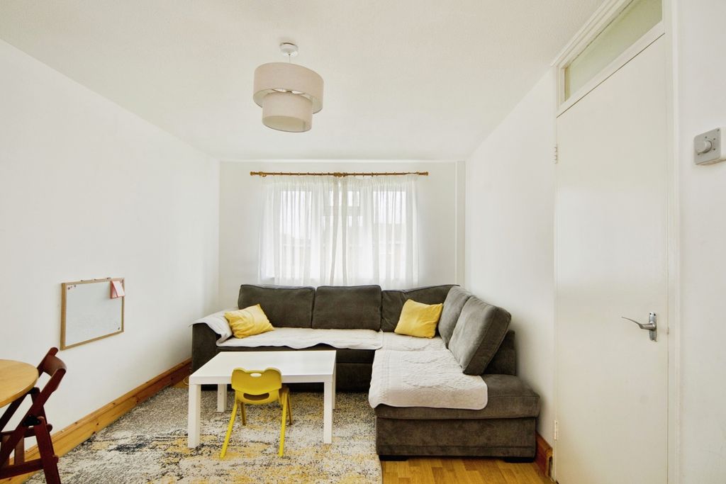 Property photo 2 of 16 Pbox-Img.Jpg