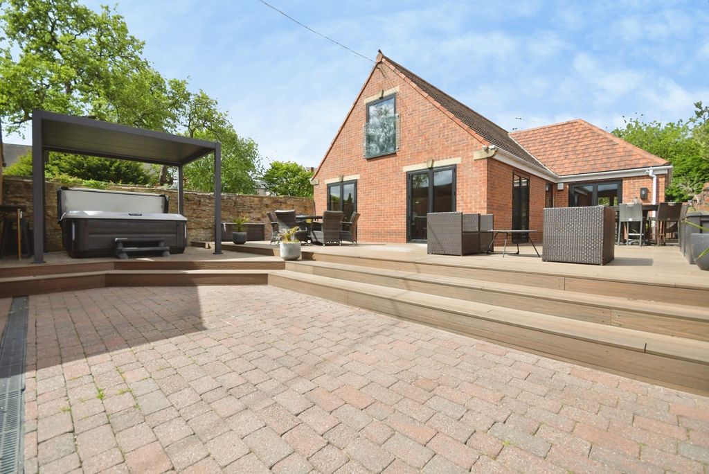 Property photo 1 of 20 Pbox-Img.Jpg