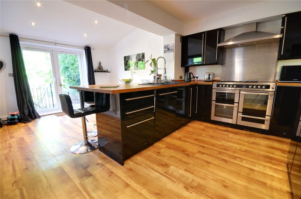 Property photo 3 of 21 Kitchen/Diner