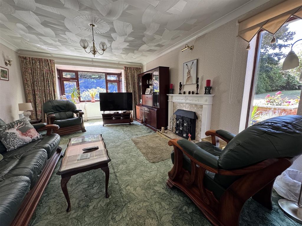 Property photo 3 of 21