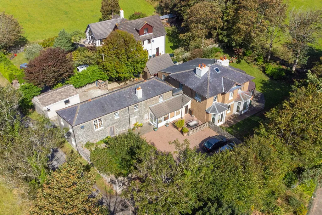 Property photo 2 of 45