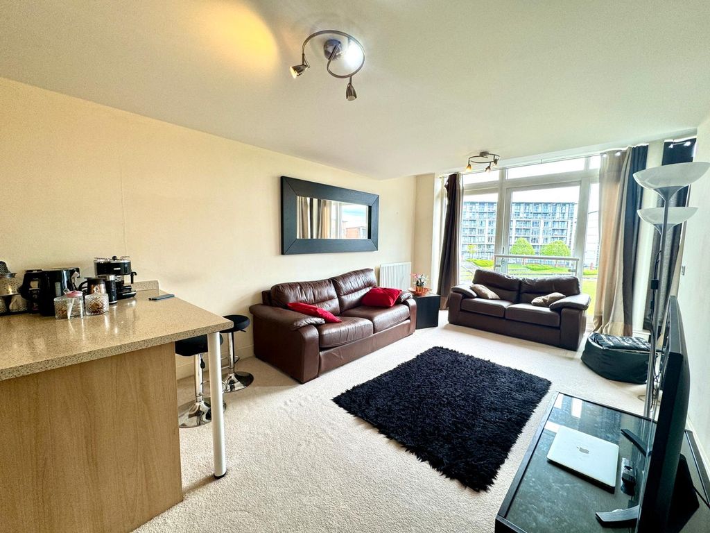 Property photo 2 of 8 Lounge