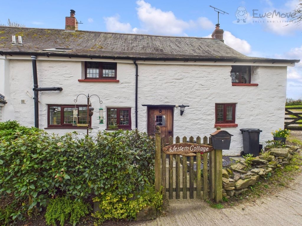 Property photo 1 of 16 Ewemove South Molton - Western Cottage - Front
