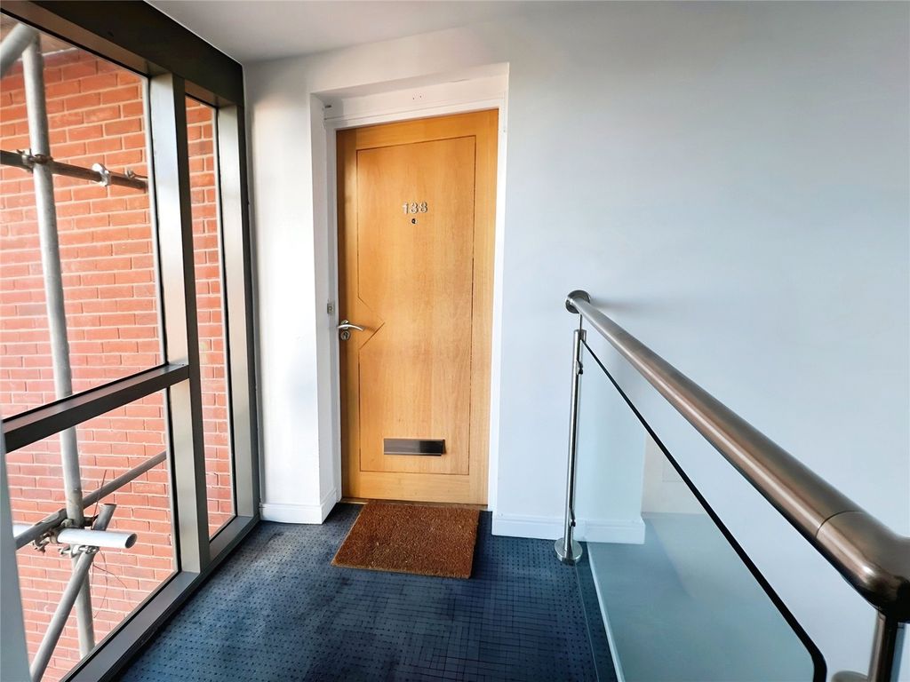 Property photo 3 of 14 Entrance