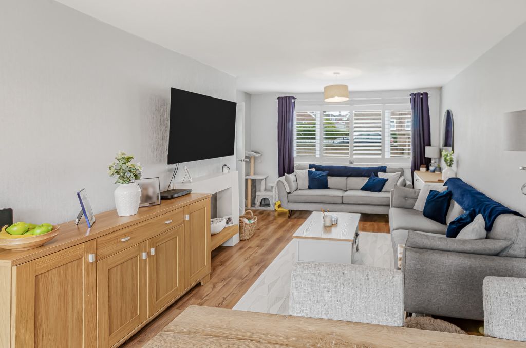 Property photo 1 of 20 Advert-36