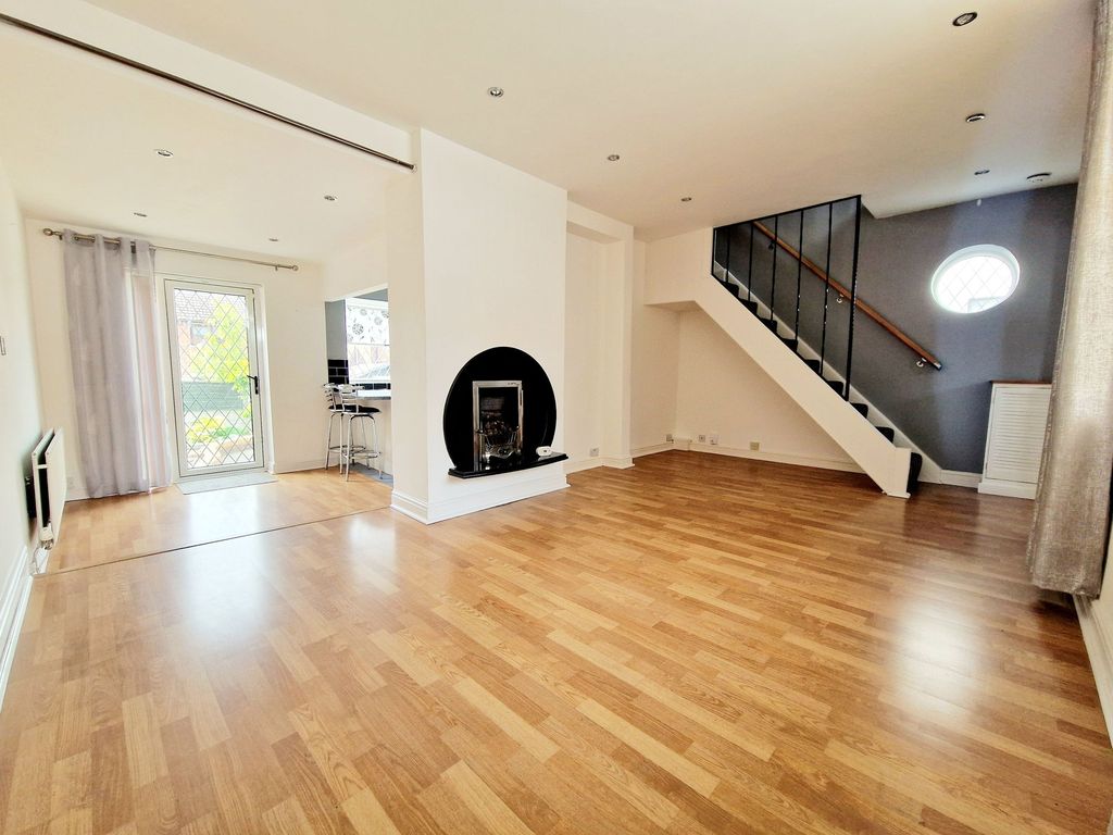 Property photo 2 of 21