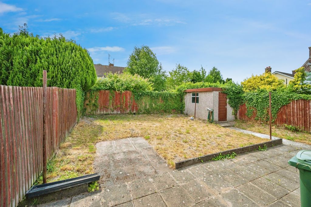 Property photo 2 of 17 Garden