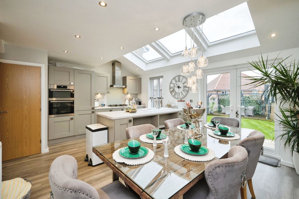 Property photo 1 of 17 5
