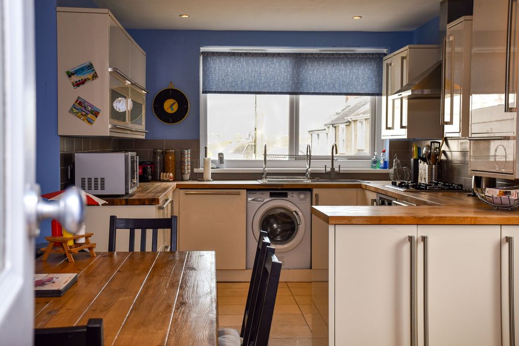 Property photo 3 of 18 Kitchen/Diner